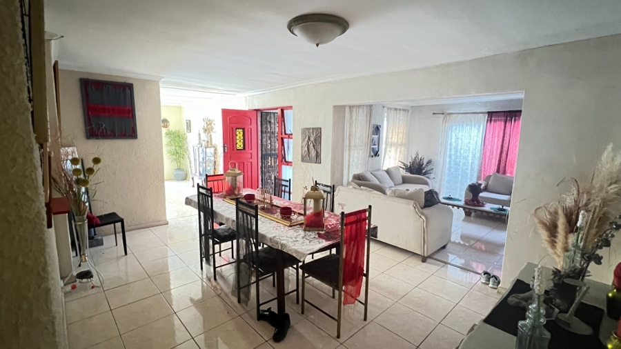 4 Bedroom Property for Sale in Robinvale Western Cape